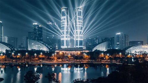 科技感十足 成都高新區(qū)中秋詩(shī)會(huì)無(wú)人機(jī) 燈光秀點(diǎn)亮夜空